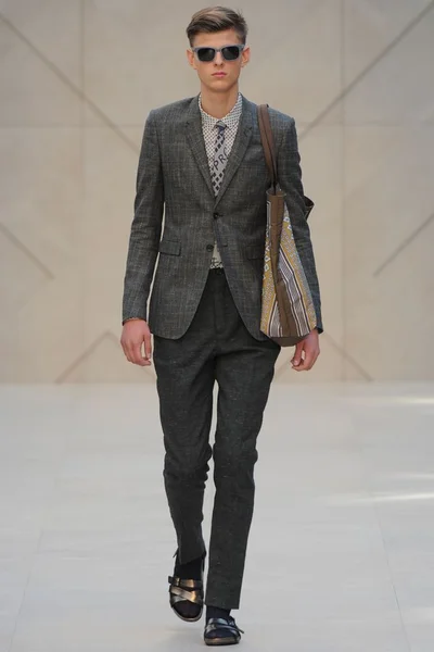 Look 19